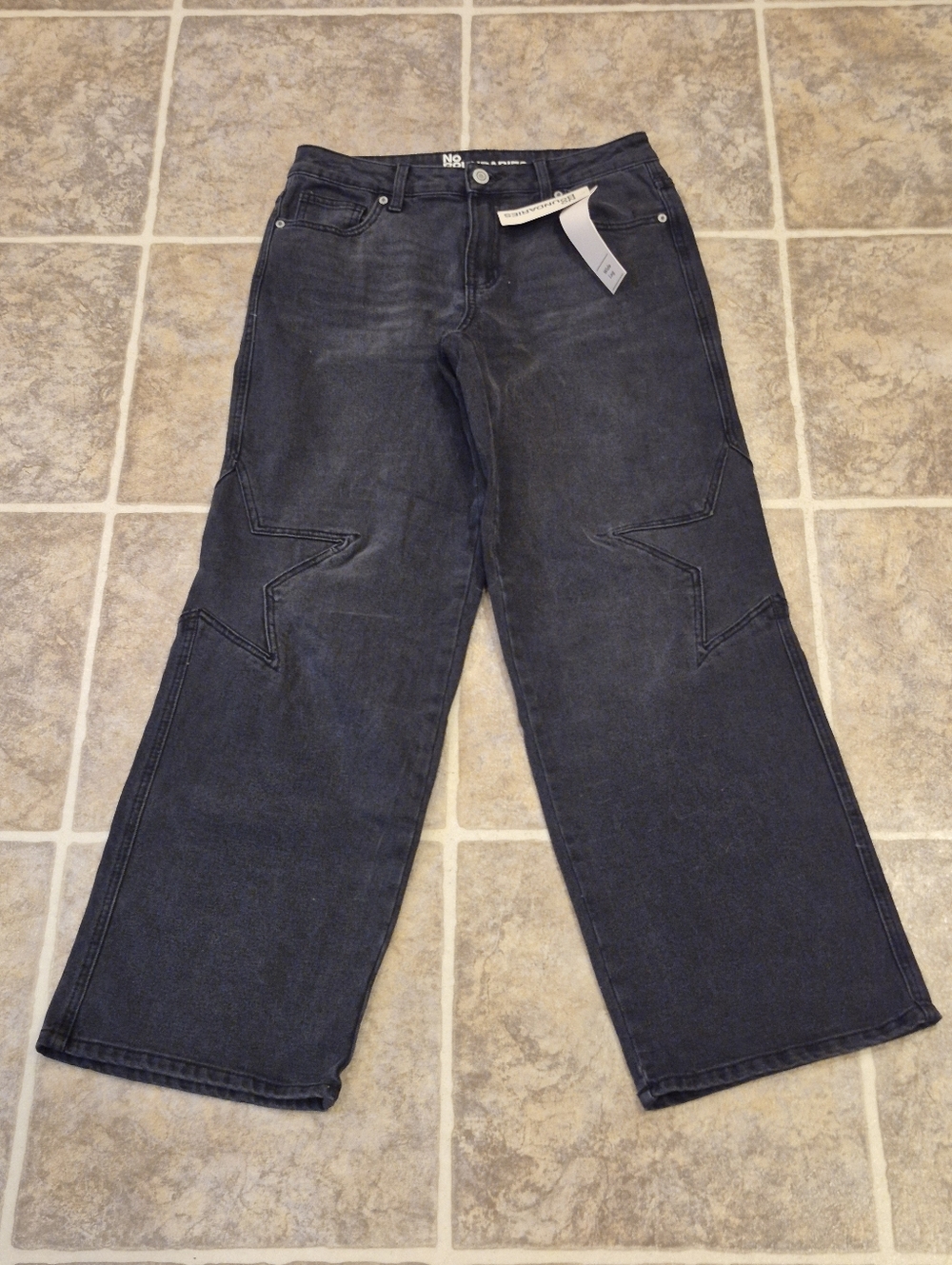 NWT No Boundaries Midrise Wide Leg Black Star Jeans Womens Size 6